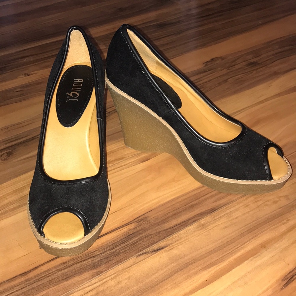 Black felt wedges